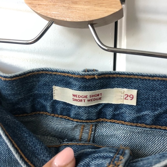 LEVI’s wedgie short - Picture 2 of 3